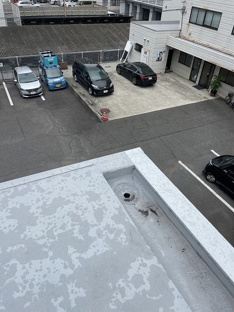高松市　陸屋根の溝と雨樋構造